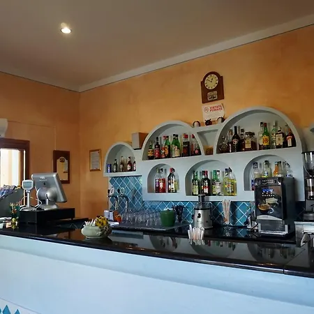 佩韦罗皮科洛酒店 切尔沃港