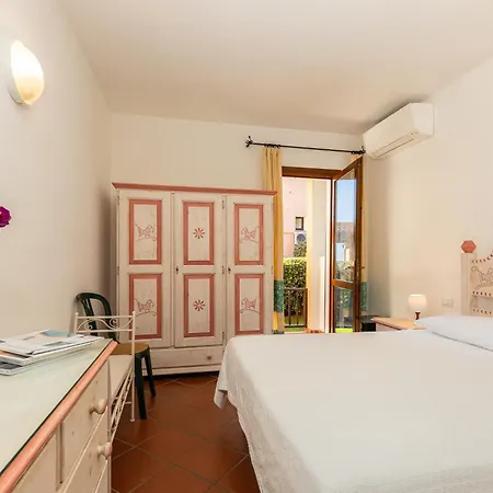 佩韦罗皮科洛酒店 酒店 切尔沃港