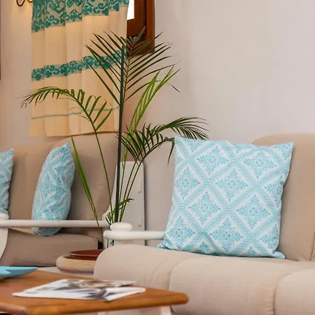 佩韦罗皮科洛酒店 3* 切尔沃港