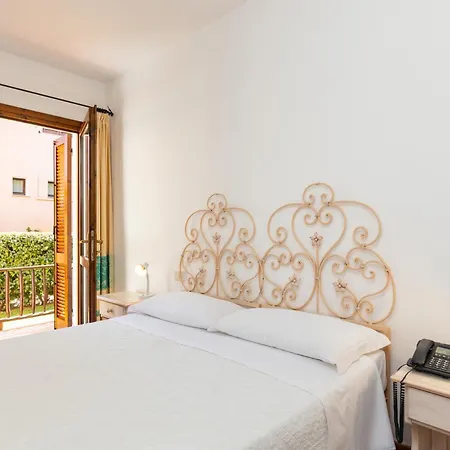 佩韦罗皮科洛酒店